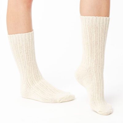 Białe skarpety z wełny Merino