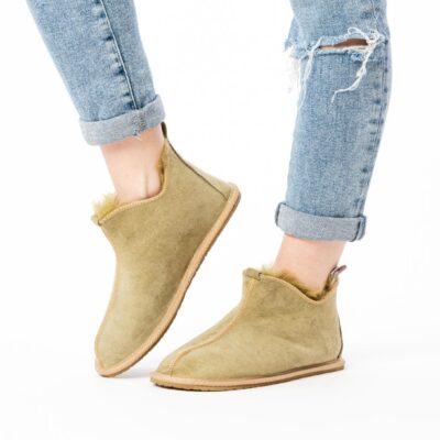 Domowe pantofle ze skóry owczej Mikołajki - Zielone Kapcie