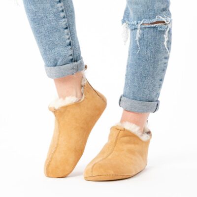 pantofle ze skóry owczej mikołajki dwoina - beżowe kapcie