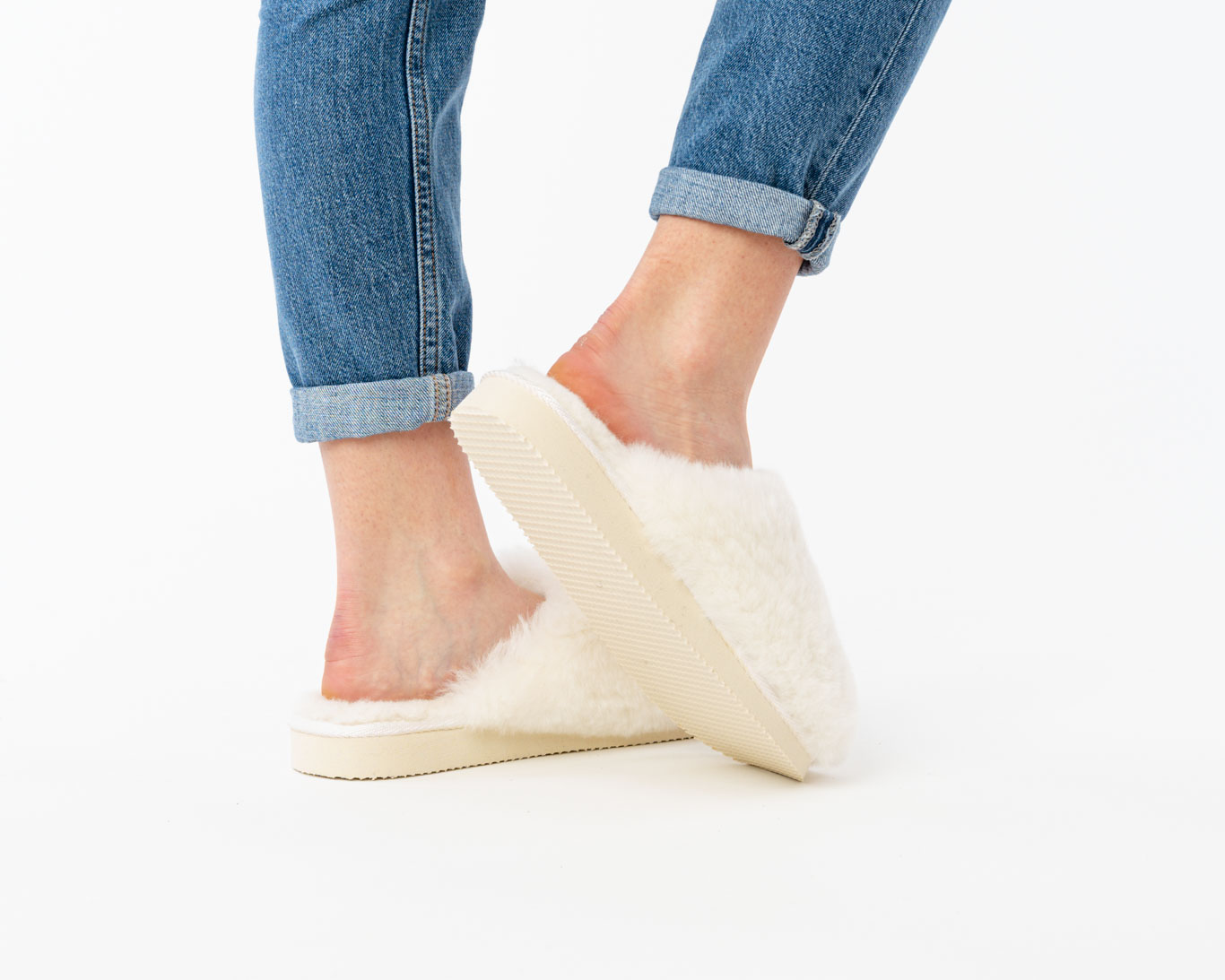 Ocieplane Pantofle Damskie MIŚ - Białe Kapcie - obrazek 3