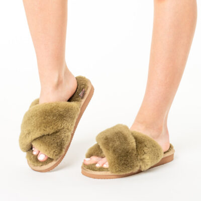 Damskie Pantofle ocieplane krzyż MIŚ - oliwkowe kapcie
