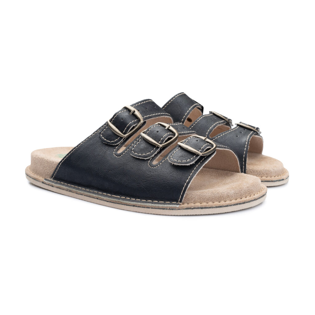 Czarne Klapki skorzane Fusbet02