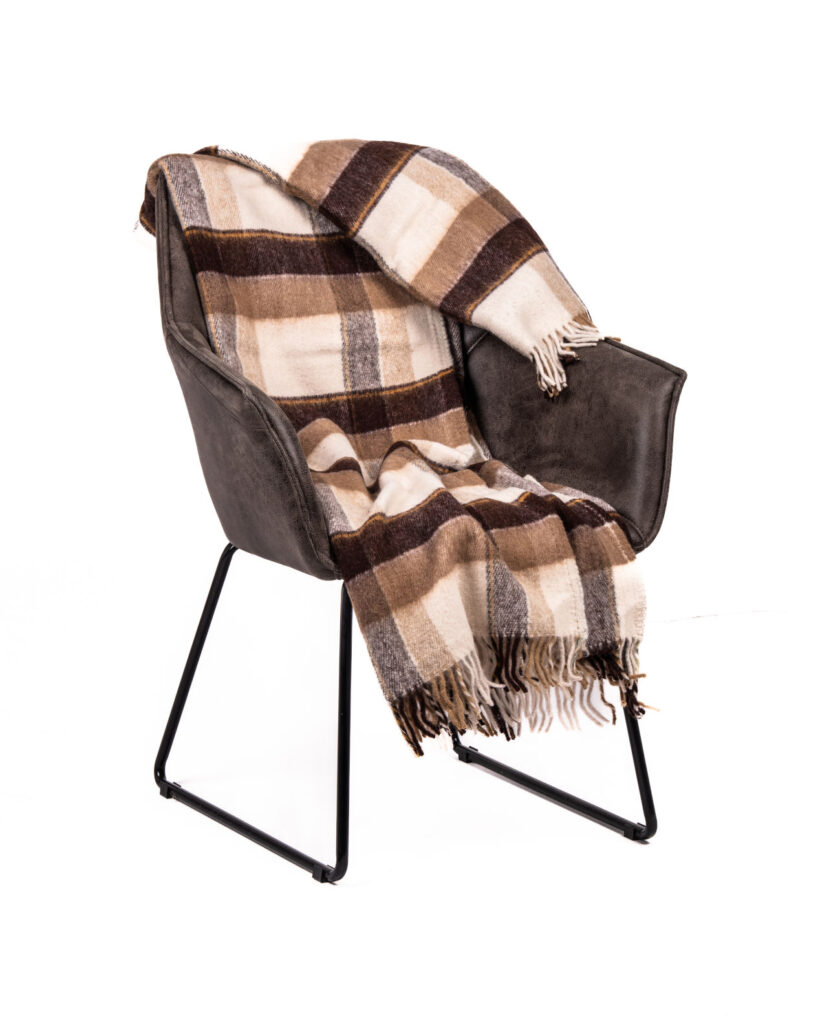 Pled Wełniany „Jesienny Orzech” - Naturalny Koc z Wełny